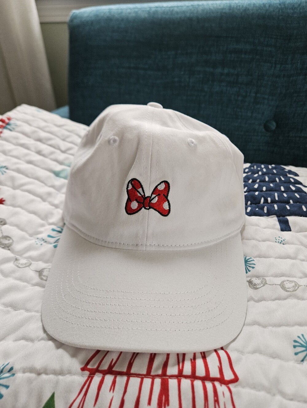 Disney Minnie Mouse White Hat with Red Bow Accent